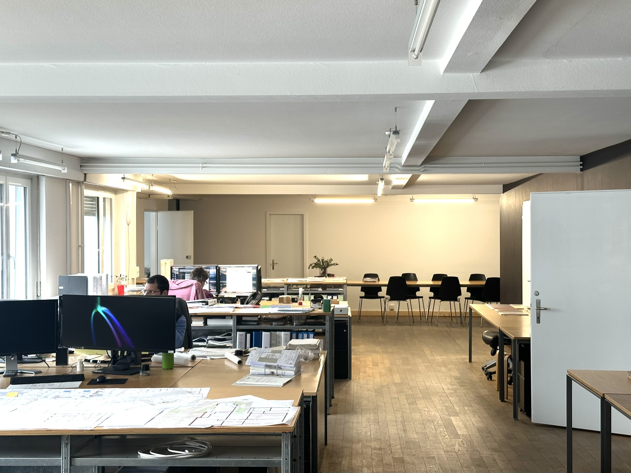 NACHMIETER GESUCHT IN BÜROGEMEINSCHAFT: