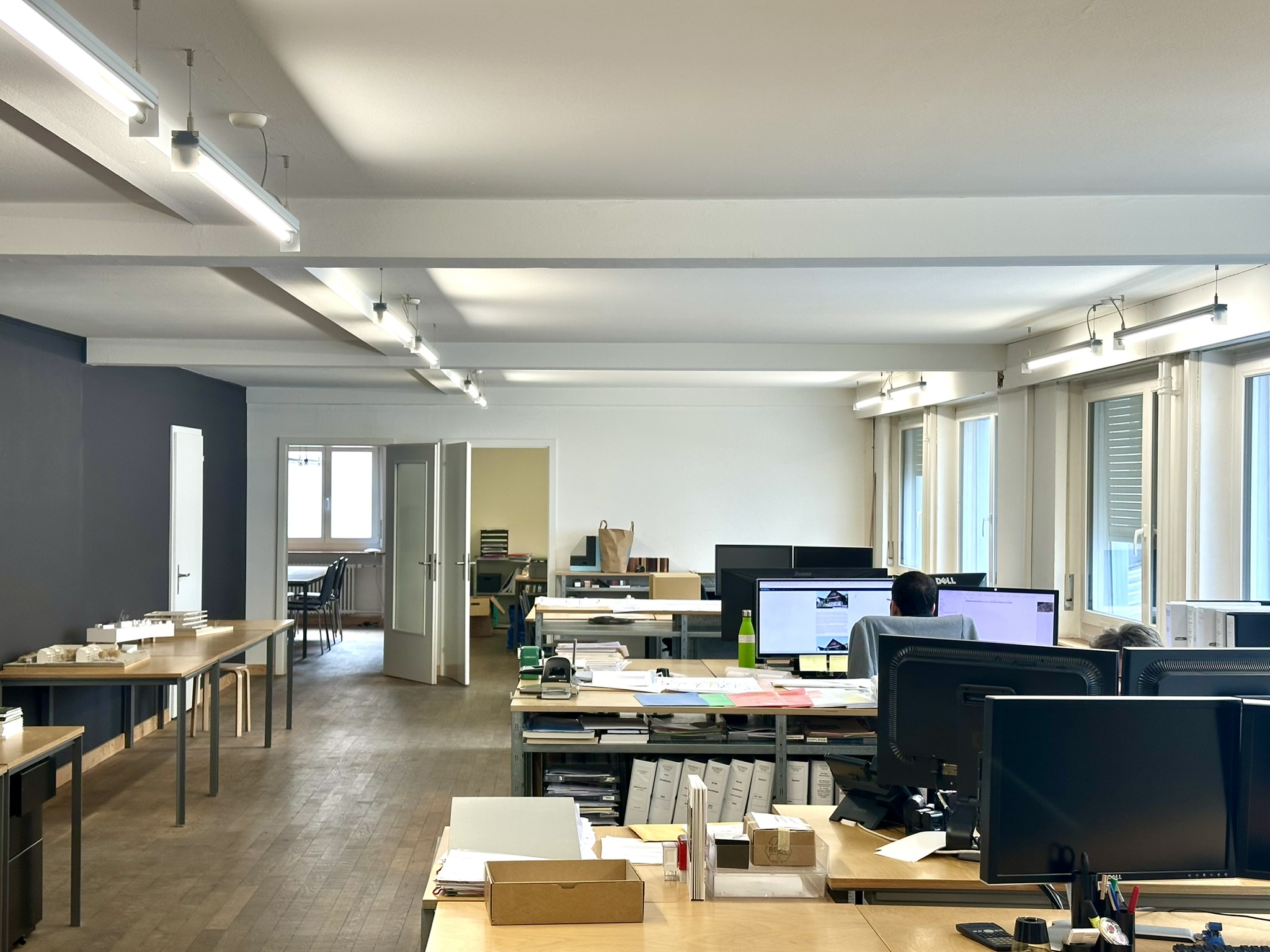 NACHMIETER GESUCHT IN BÜROGEMEINSCHAFT: