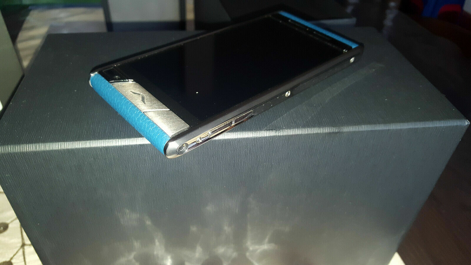Vertu Aster Lagoon Calf LT Handy