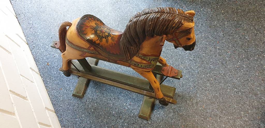 Antikes Schaukelpferd – Wippenpferd
