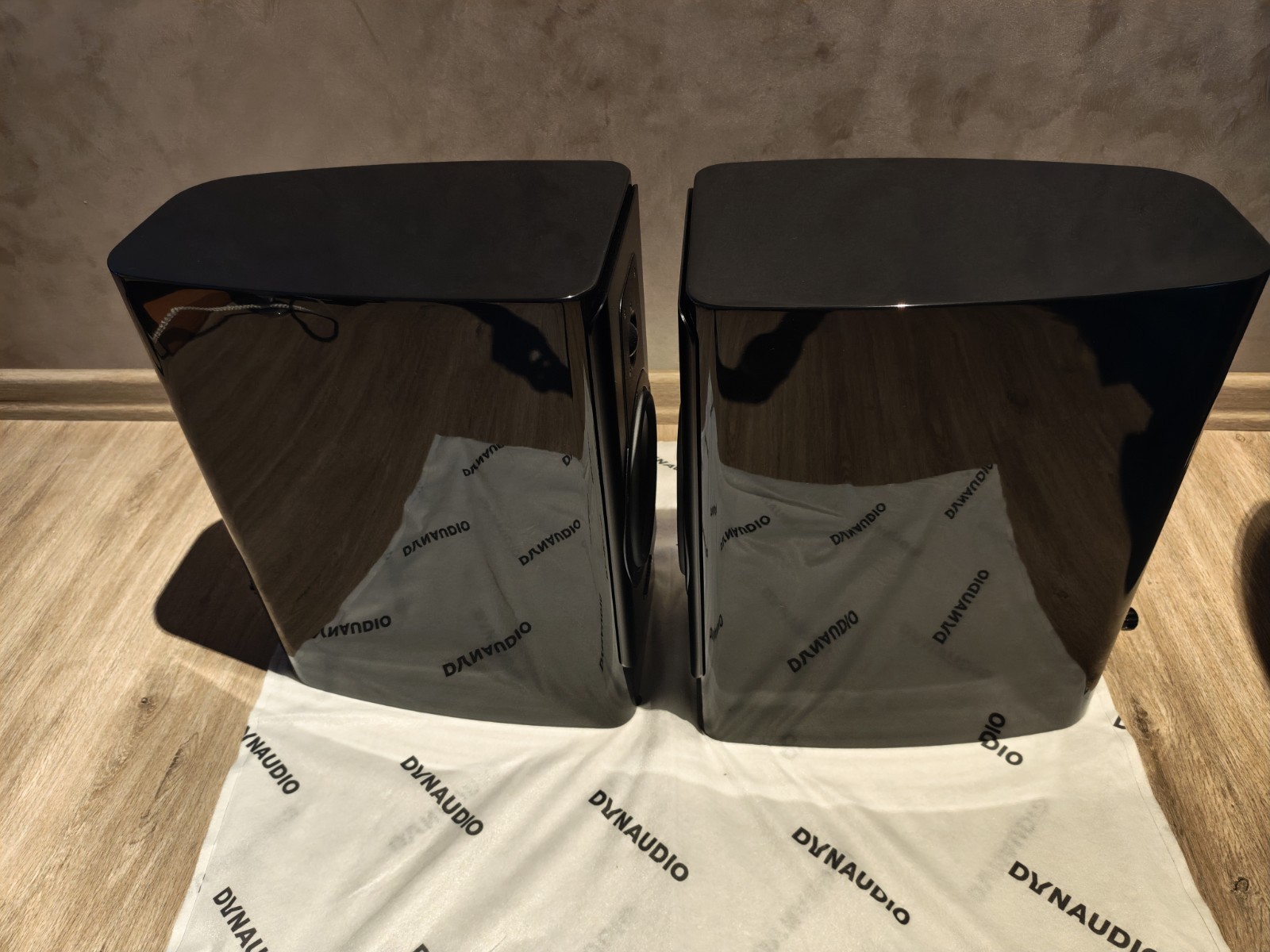 Dynaudio Contour Black Edition