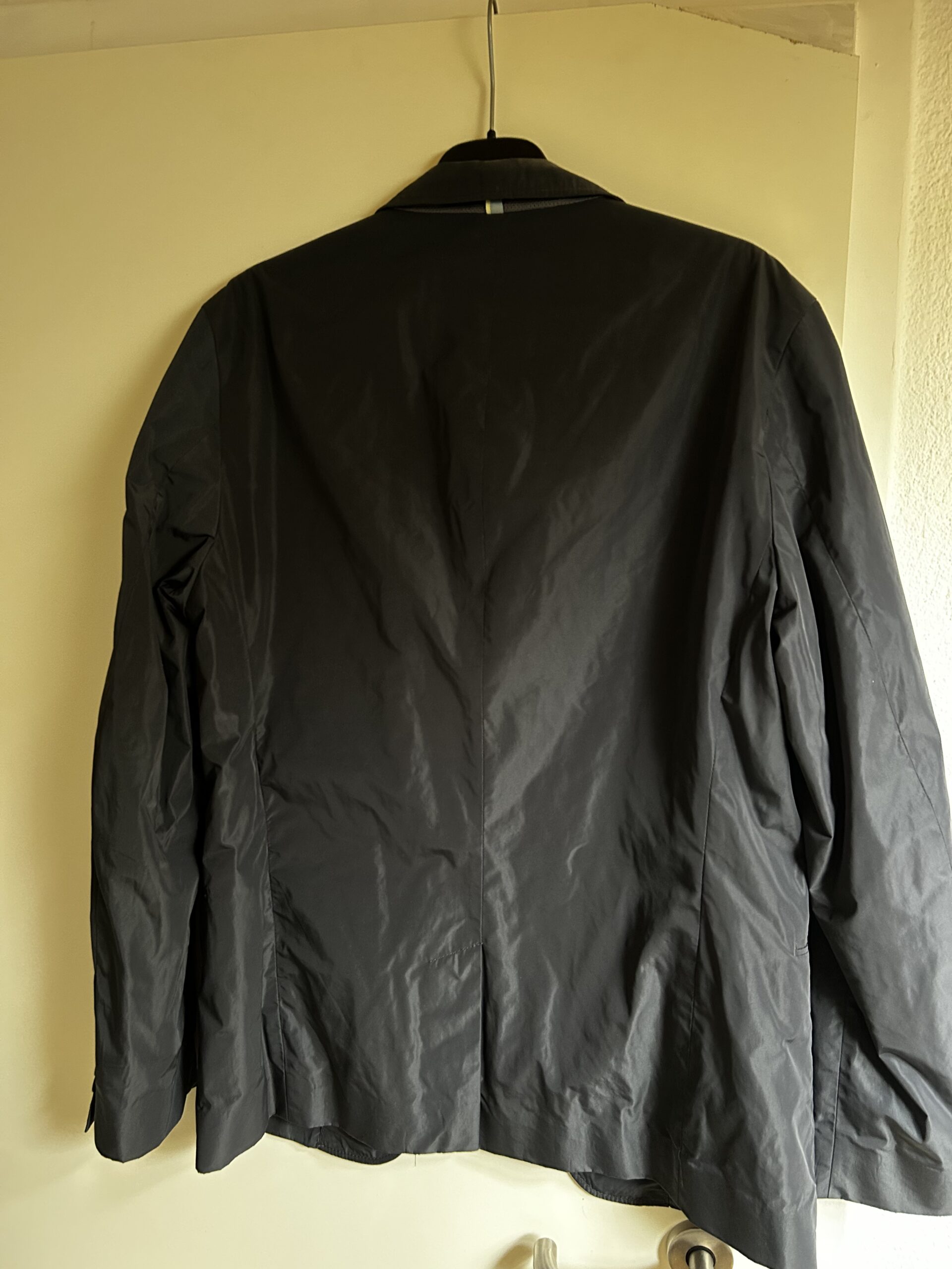 Hugo Boss Übergangsjacke (M/L) – Elegant, Premium-Style