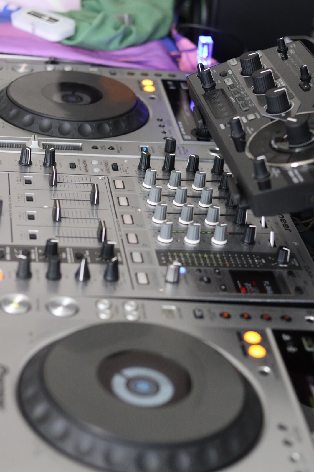 Pioneer DJM 700 Profi DJ Mixer