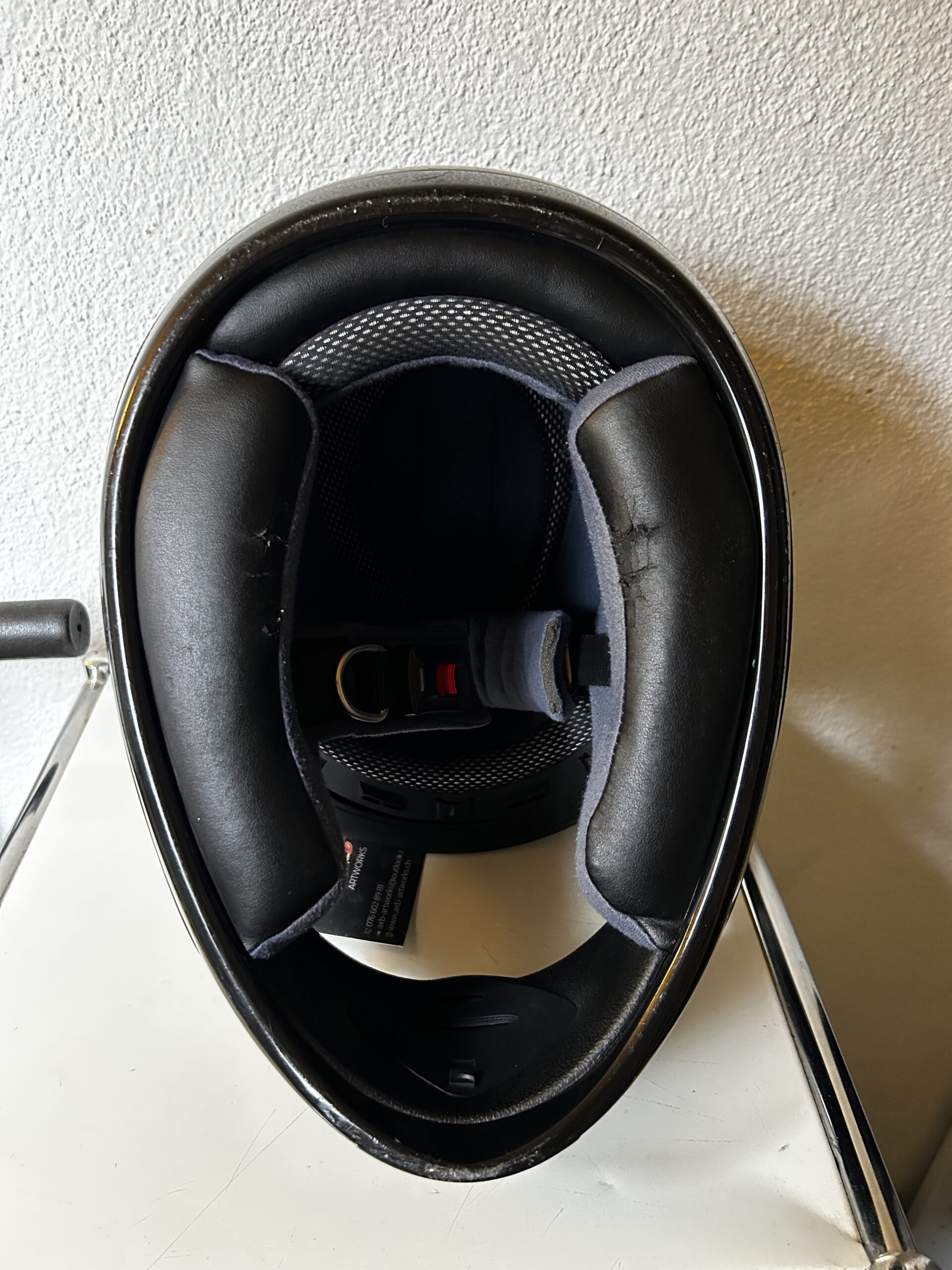Motorradhelm Grösse M – wenig benutzt, kleine Kratzer, voll funktionsfähig