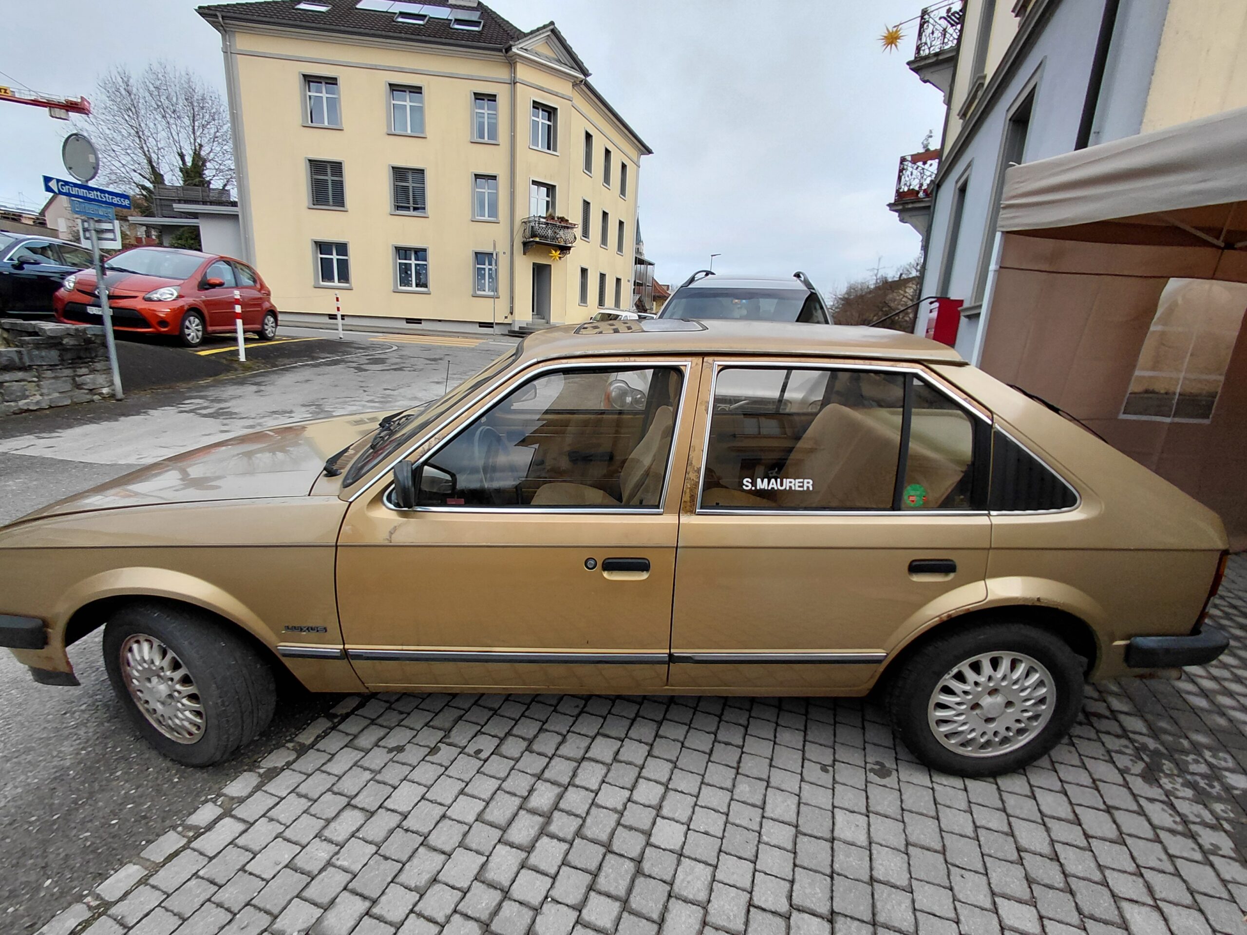 Suche Graffiti Künstler der ein Auto farbig macht