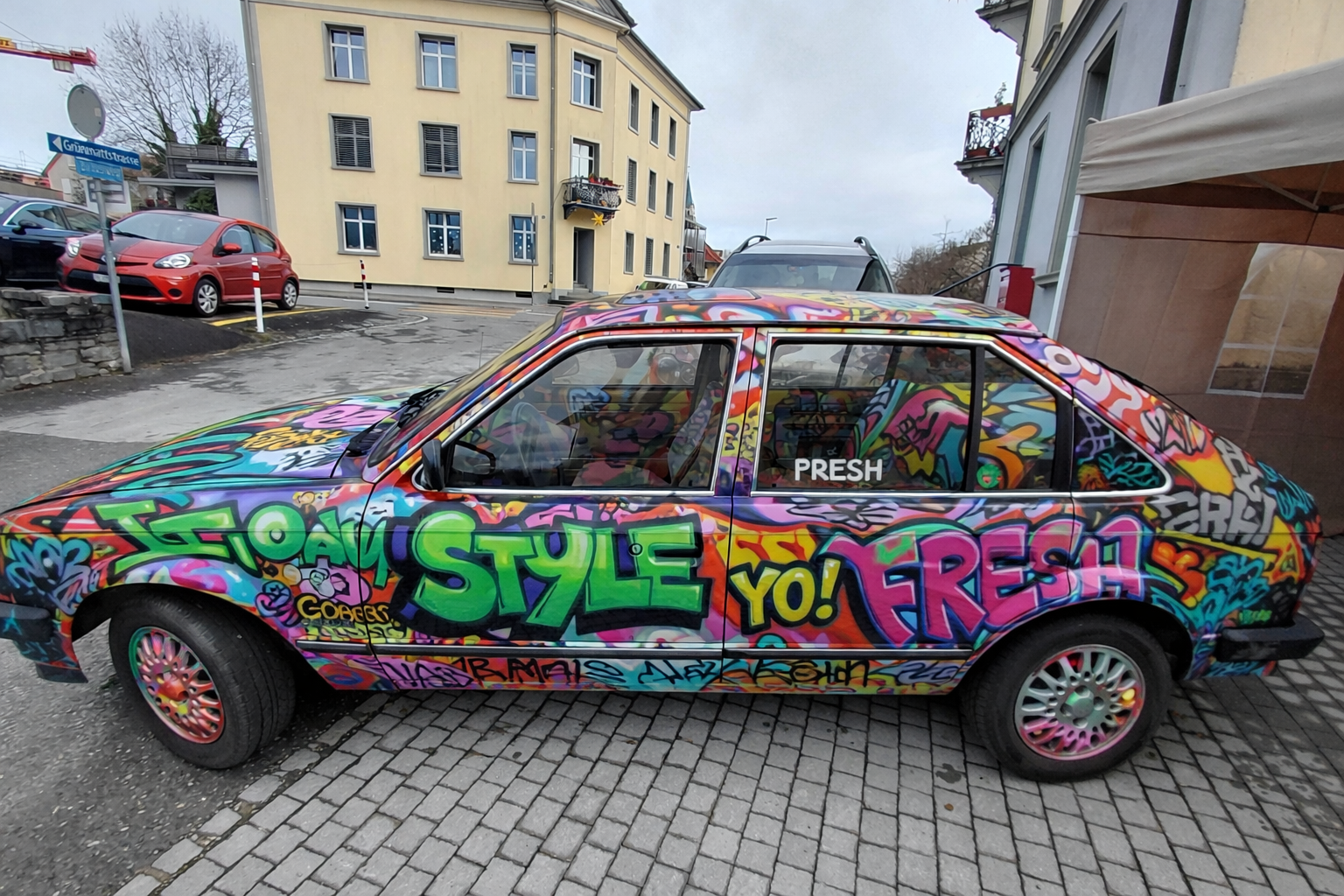 Suche Graffiti Künstler der ein Auto farbig macht
