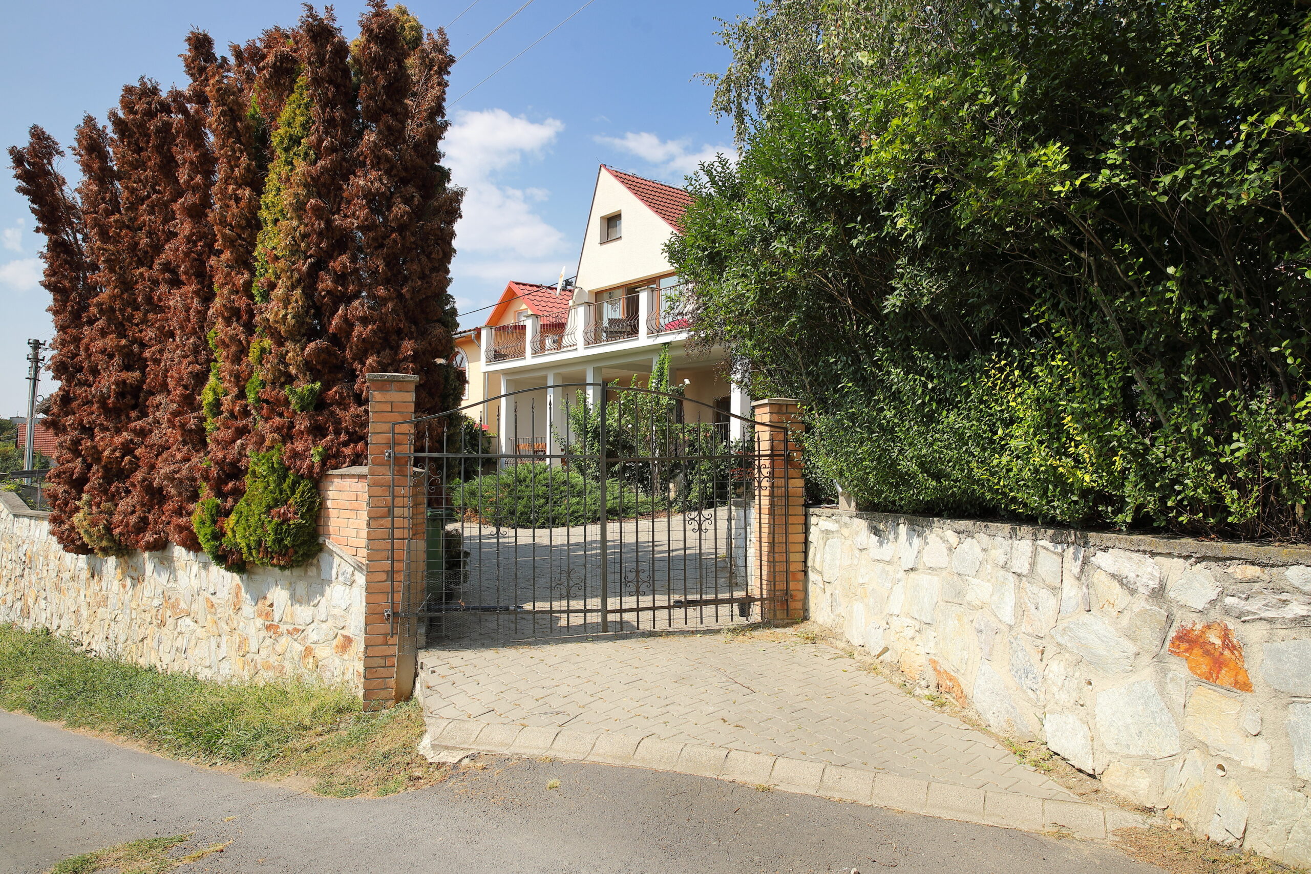 Anwesen mit Weinberg und Wohnhaus in Vinica / Slowakei – Preissenkung