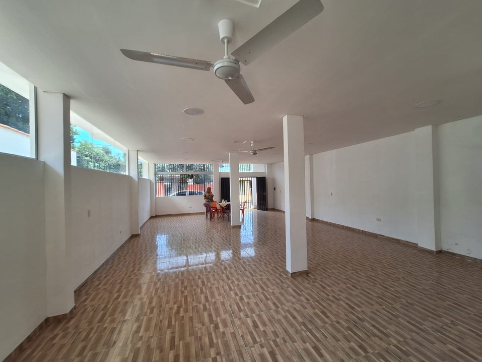 Appartement-Haus in J. A. Saldivar / Paraguay