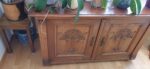 Tisch, Stühle und Buffet, Tudor-Stil