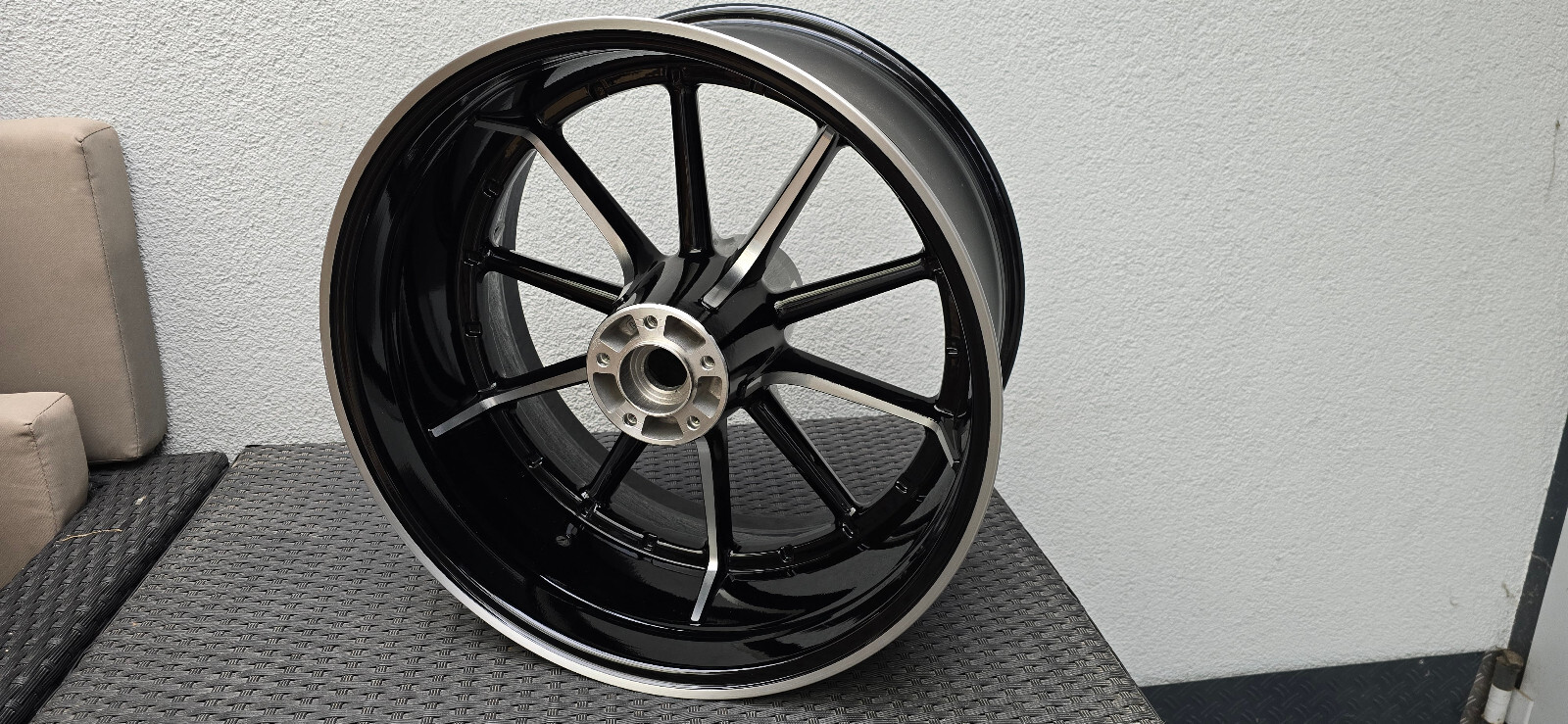 Harley Davidson Breakout 9,5×18 Felge Breitreifenkit