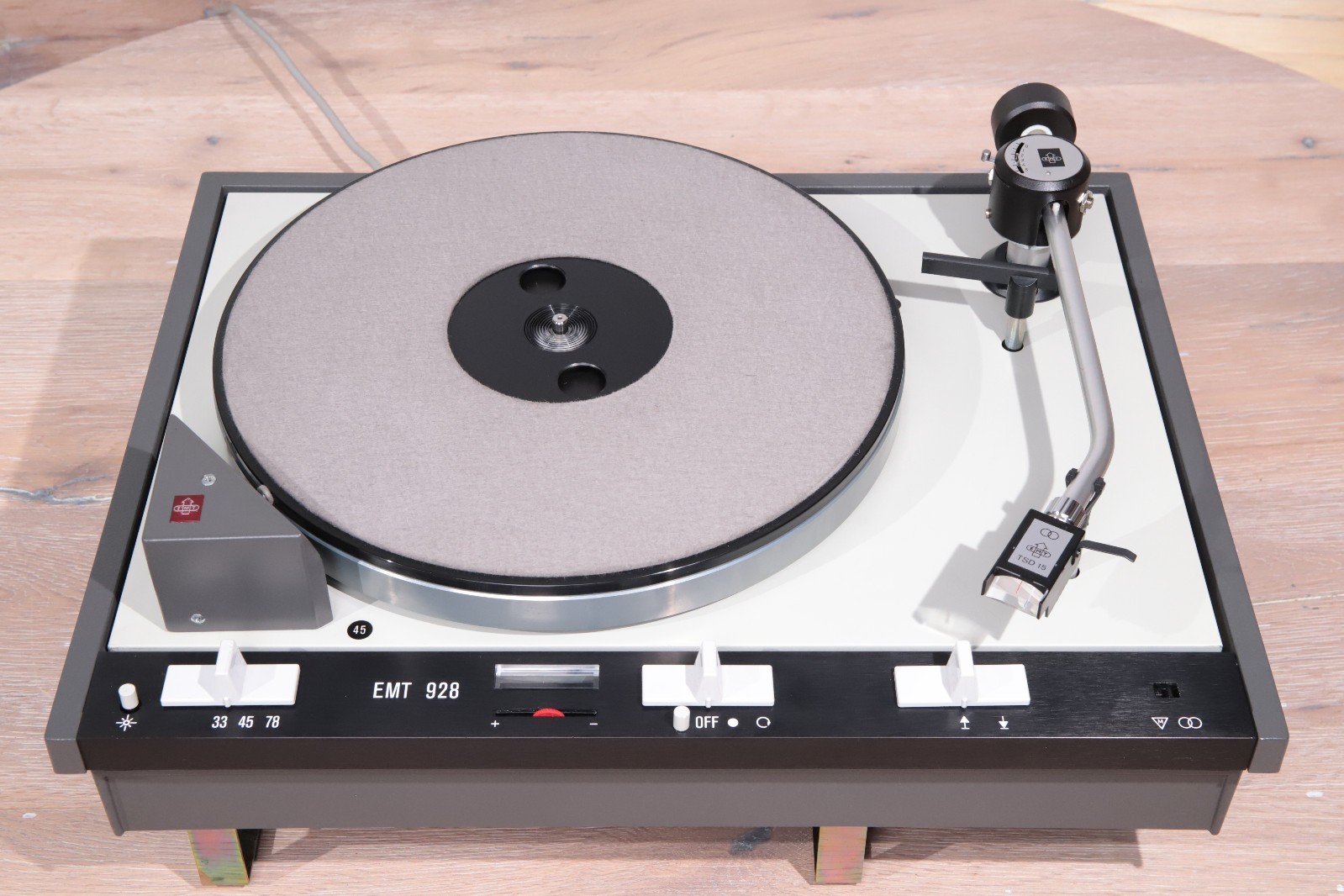 EMT 928 Studio-Plattenspieler