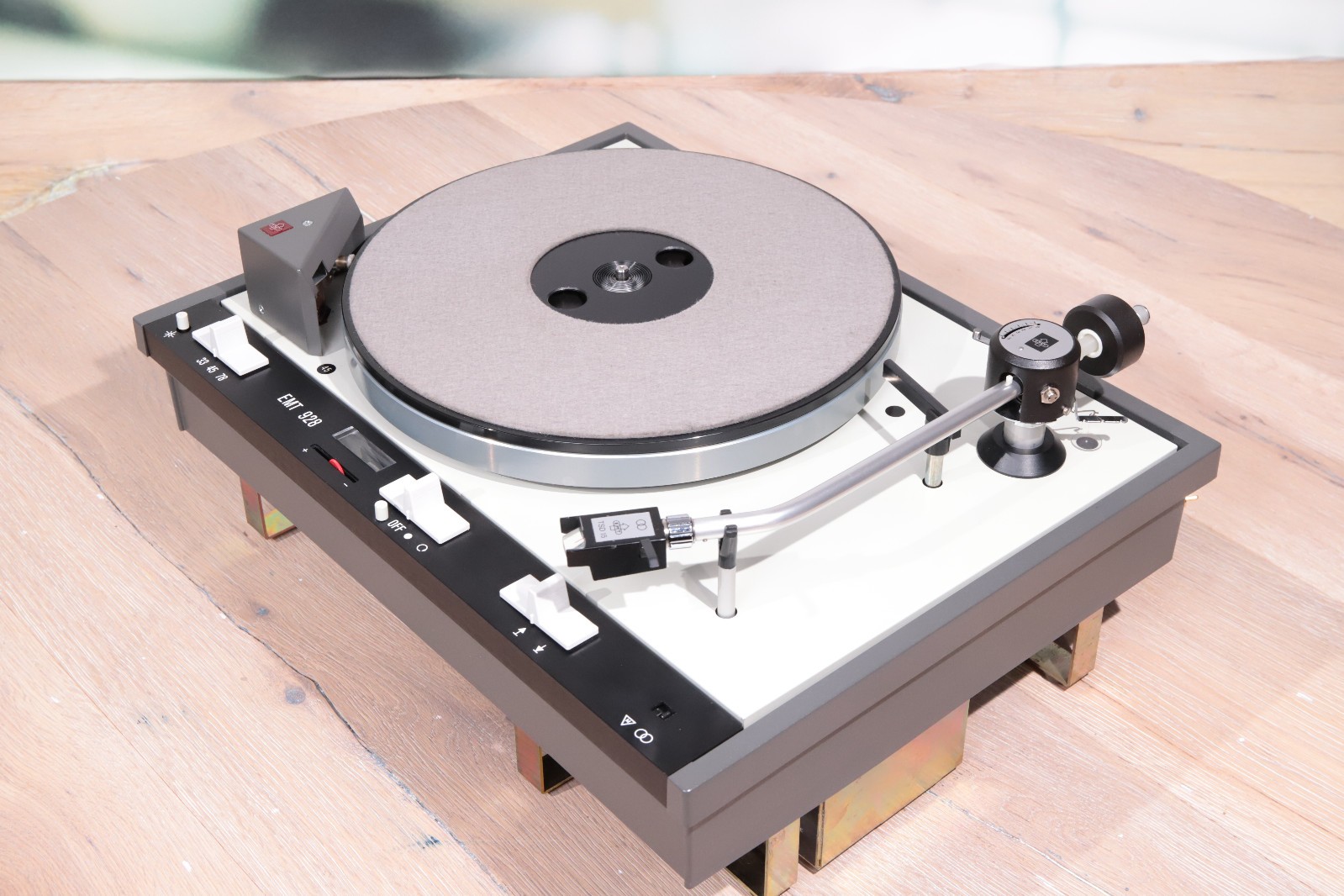 EMT 928 Studio-Plattenspieler
